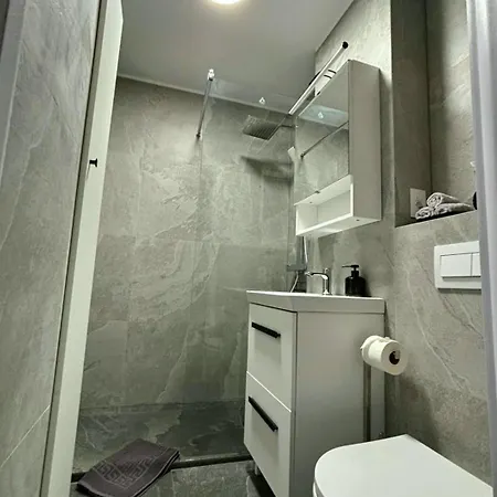 Up In Bükreş