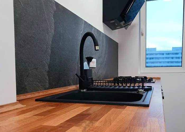 Up In * ブカレスト